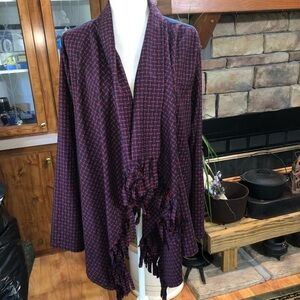 UNBRANDED SIZE LARGE RED AND BLUE PLAID SHRUG WITH RAG TRIM. SO CUTE